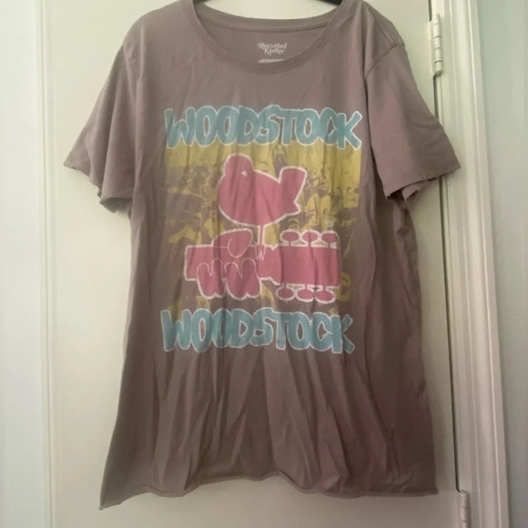 Recycled Karma Tops - Recycled Karma Woodstock Tee - Size Large